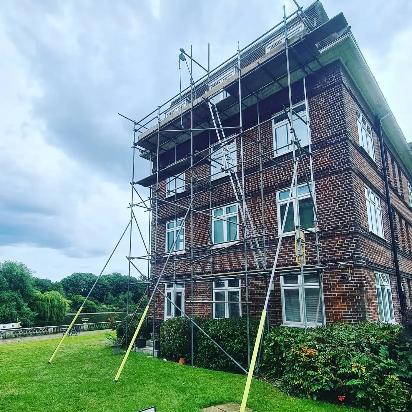 Chimney scaffolding project, Surrey