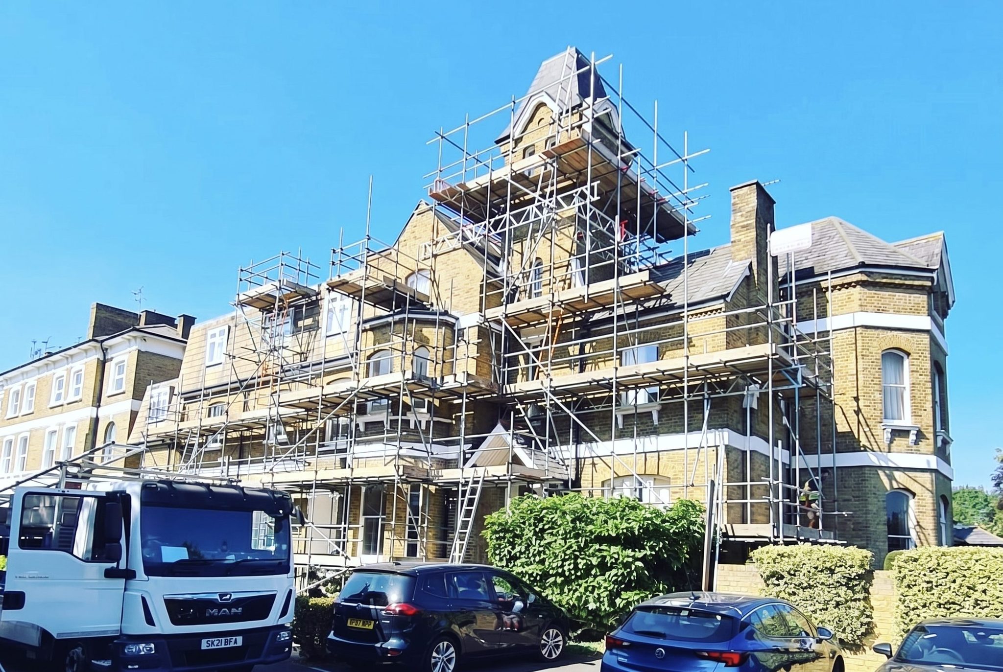 Commercial scaffolding Surrey